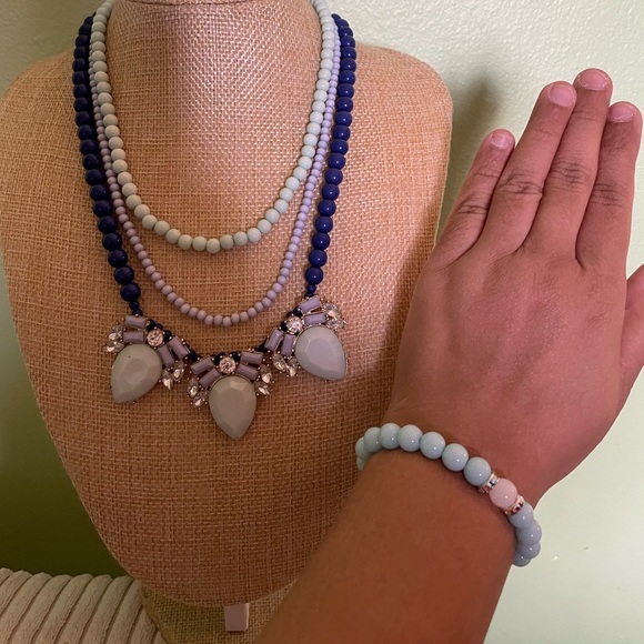 2 Piece Charming Charlie Blue and White Beaded Necklace and matching bracelet - Picture 5 of 8